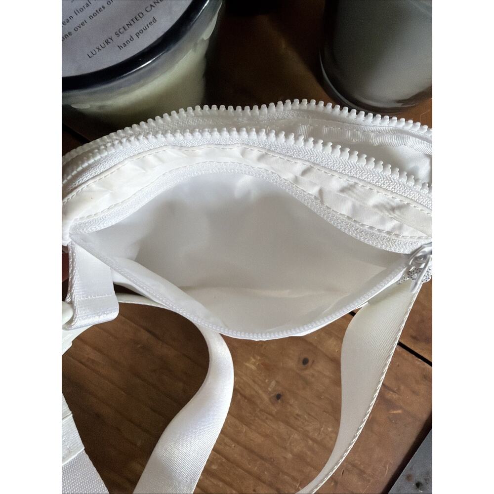 Lululemon Everywhere Belt Bag White Fanny Pack Classic Nylon - Picture 4 of 6